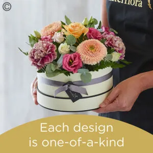 Hatbox made with the finest flowers